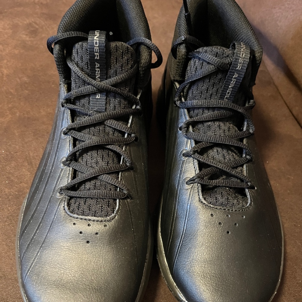 Under Armour mens size 9.5